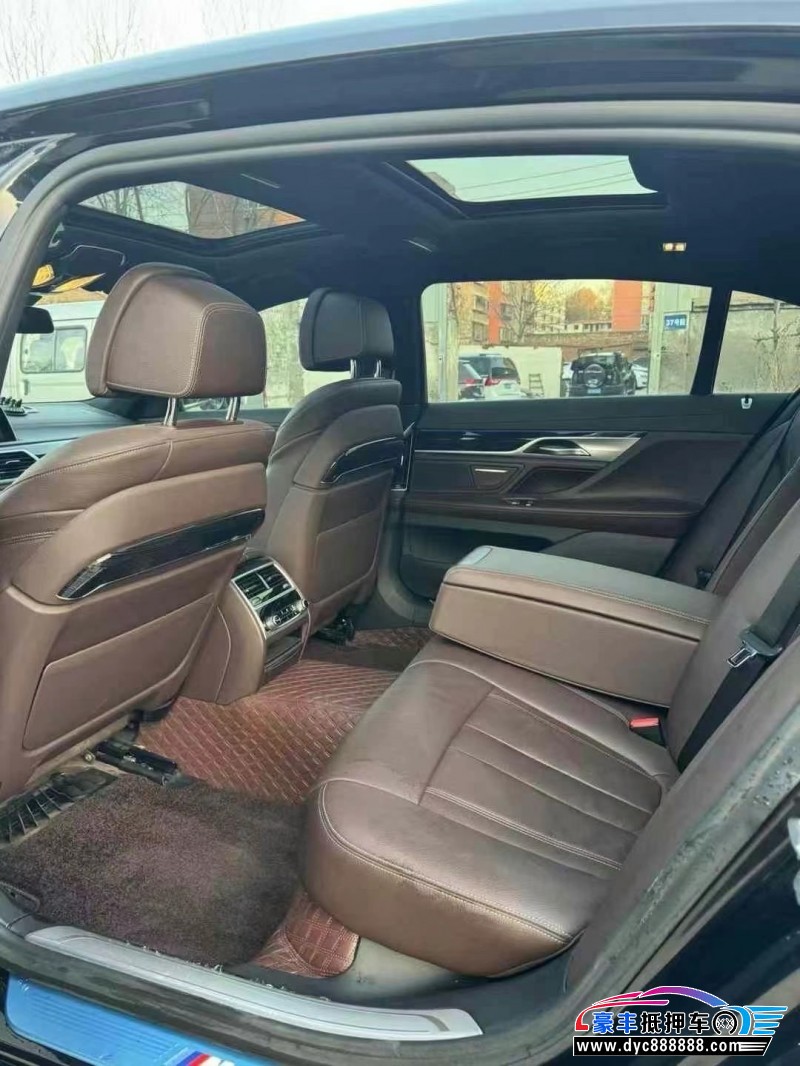 19年宝马7系轿车抵押车出售