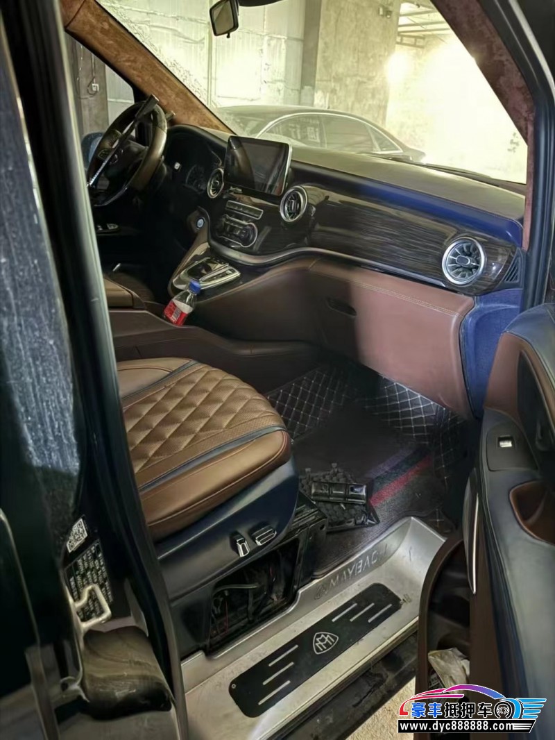 21年奔驰威霆轿车抵押车出售