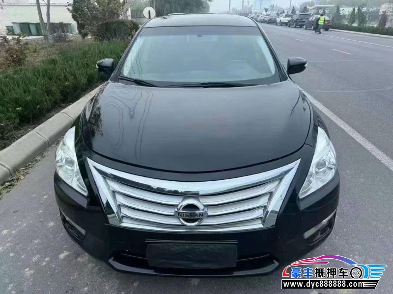 13年日产天籁轿车抵押车出售