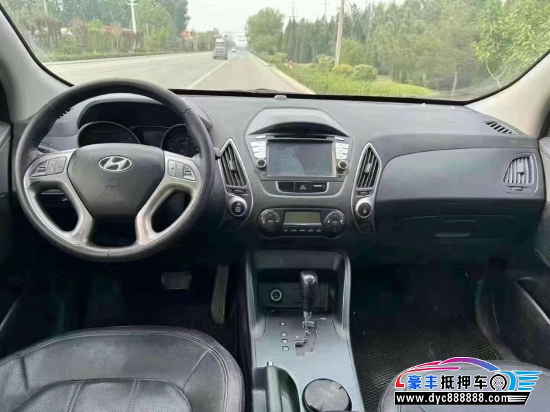 12年现代ix35轿车抵押车出售