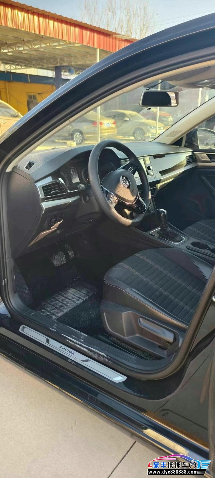 18年大众朗逸轿车抵押车出售