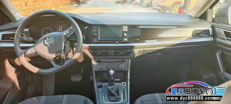 18年大众朗逸轿车抵押车出售