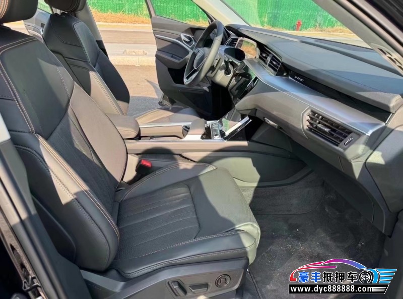 24年奥迪Q5SUV抵押车出售