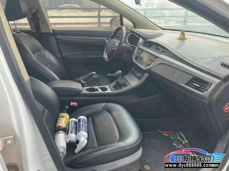 18年吉利帝豪轿车抵押车出售