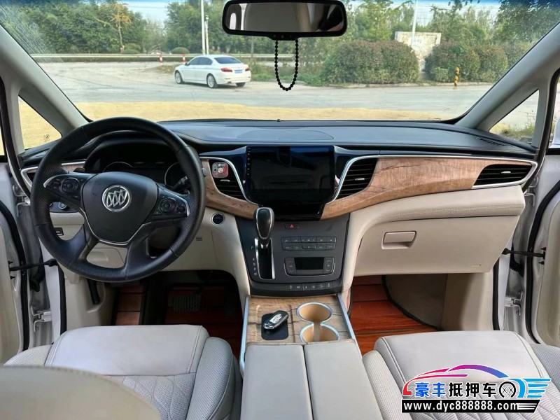 20年别克GL8轿车抵押车出售