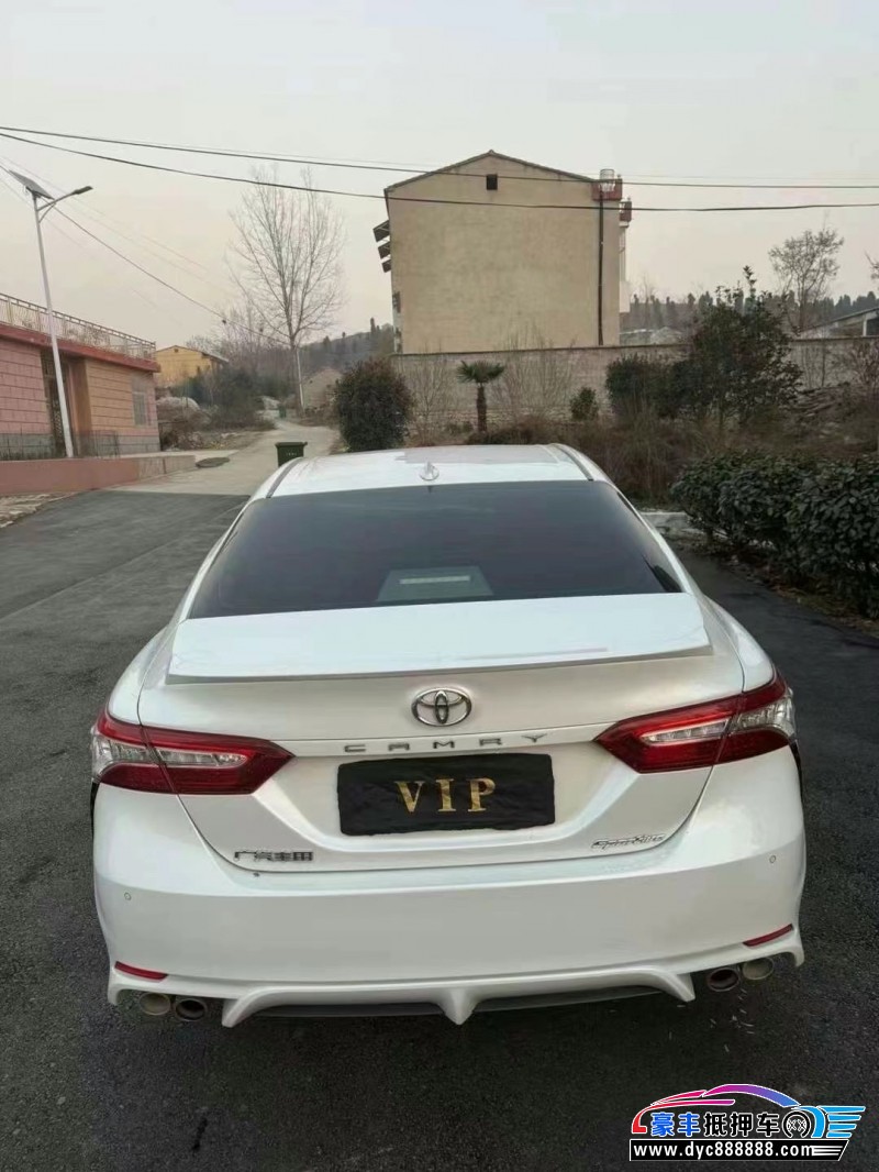 22年丰田凯美瑞轿车抵押车出售