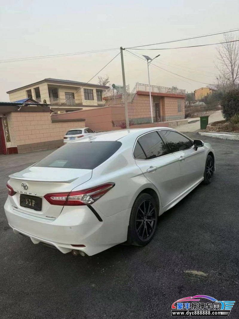 22年丰田凯美瑞轿车抵押车出售