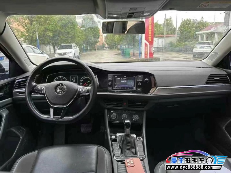 19年大众速腾轿车抵押车出售