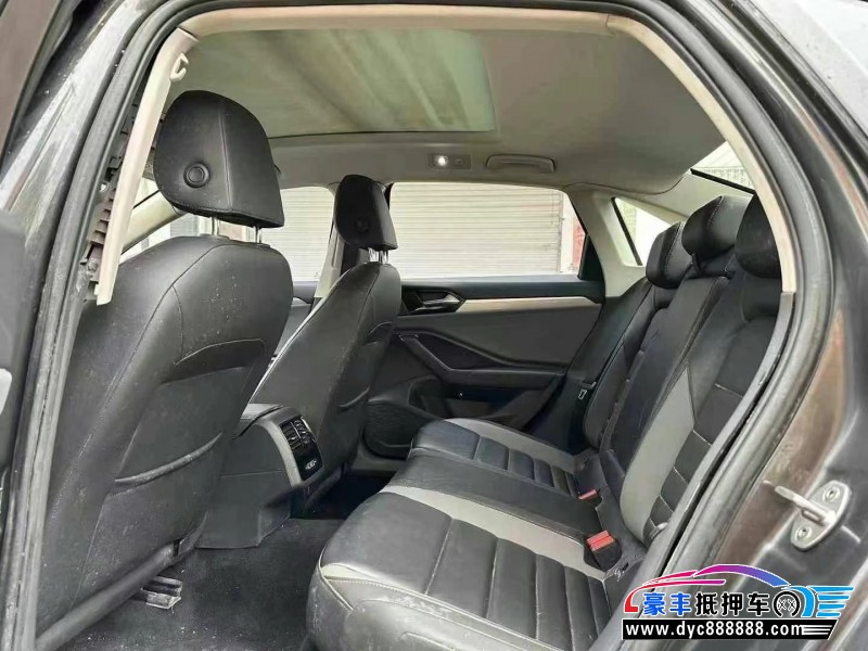 19年大众速腾轿车抵押车出售