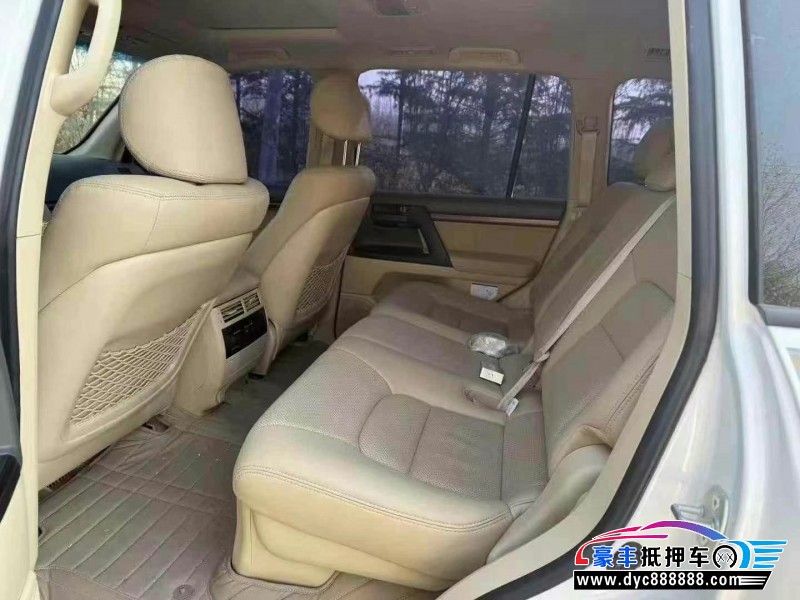 17年丰田兰德酷路泽（陆巡）轿车抵押车出售