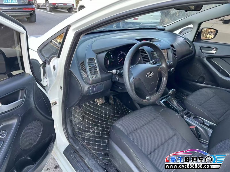 17年起亚K3轿车抵押车出售