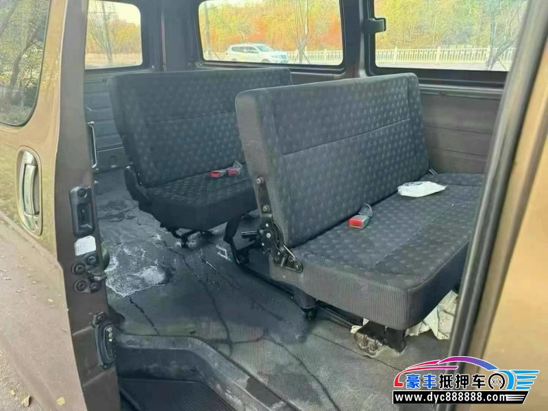 17年福田蒙派克E轿车抵押车出售