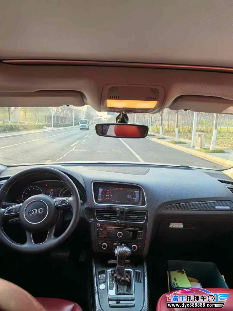 14年奥迪Q5轿车抵押车出售