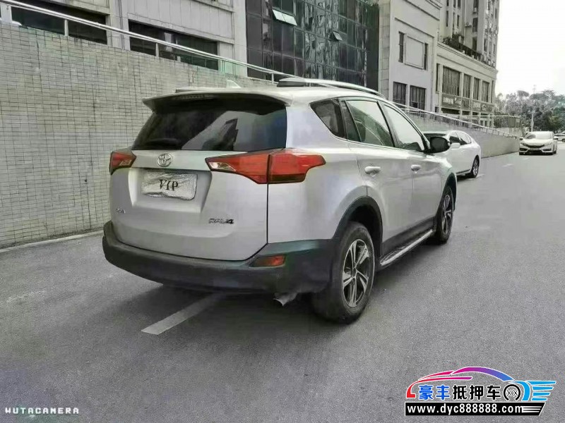 16年丰田RAV4轿车抵押车出售