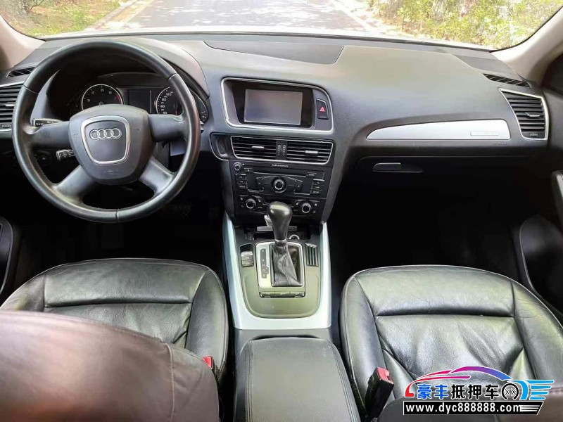 17年奥迪Q5轿车抵押车出售