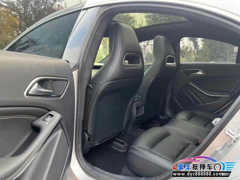 18年奔驰CLA轿车抵押车出售