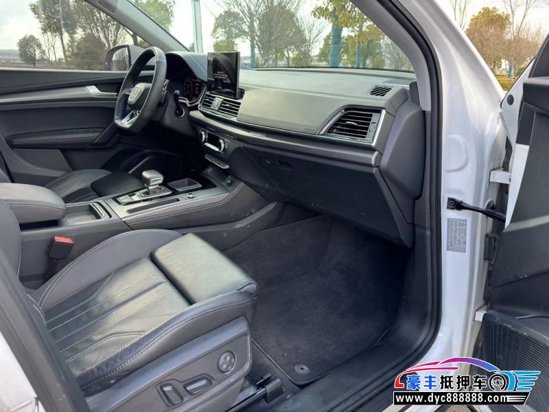 22年奥迪Q5轿车抵押车出售