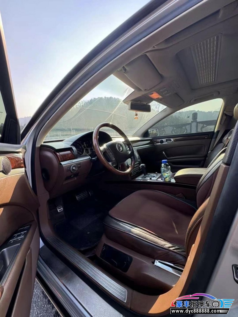 11年大众辉腾轿车抵押车出售