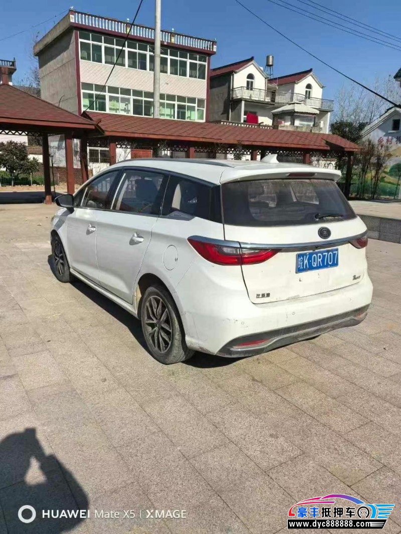 19年比亚迪宋轿车抵押车出售