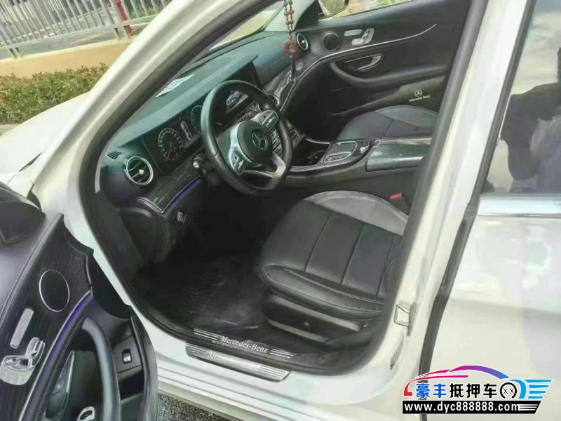 20年奔驰E轿车抵押车出售