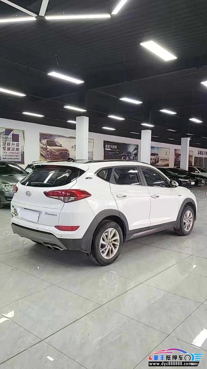 18年现代途胜轿车抵押车出售