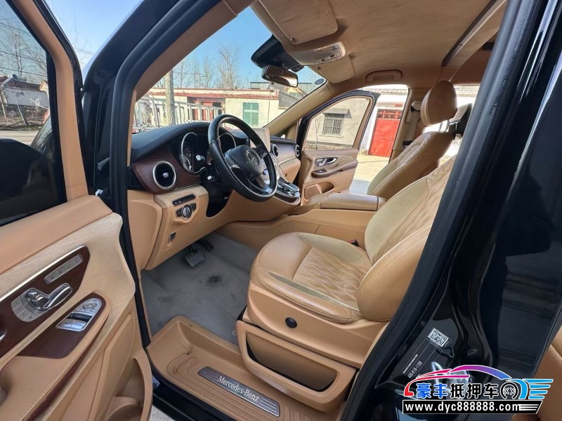 19年奔驰V轿车抵押车出售