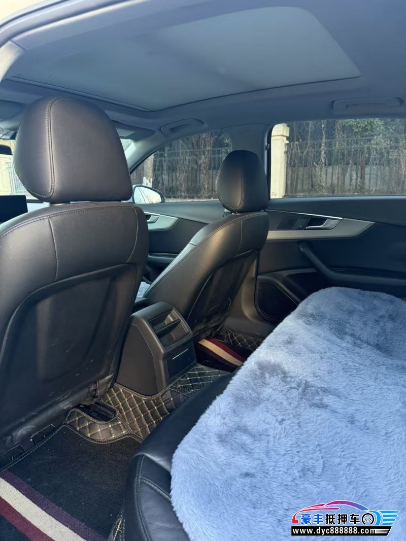 19年奥迪A4L轿车抵押车出售