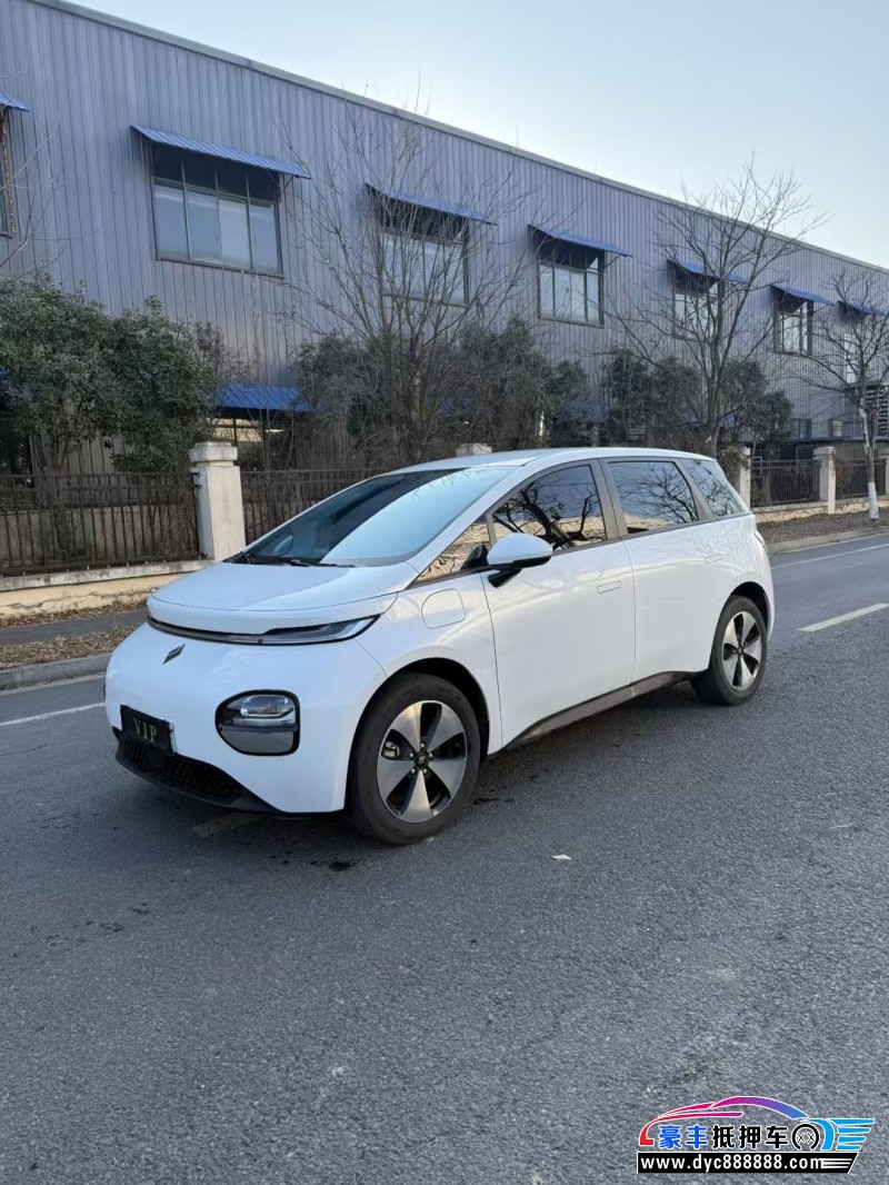 24年宝骏云朵轿车抵押车出售