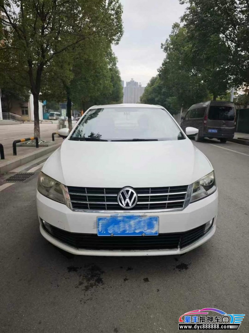 13年大众朗逸轿车抵押车出售