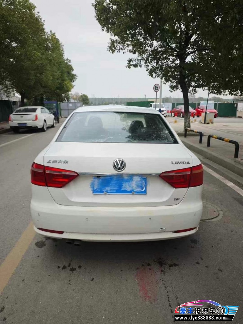 13年大众朗逸轿车抵押车出售