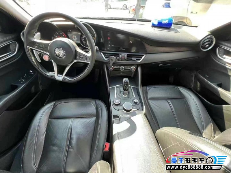 18年阿尔法·罗密欧Giulia轿车抵押车出售