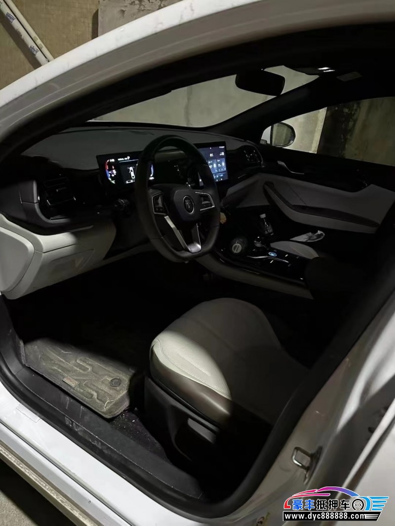 24年比亚迪秦轿车抵押车出售