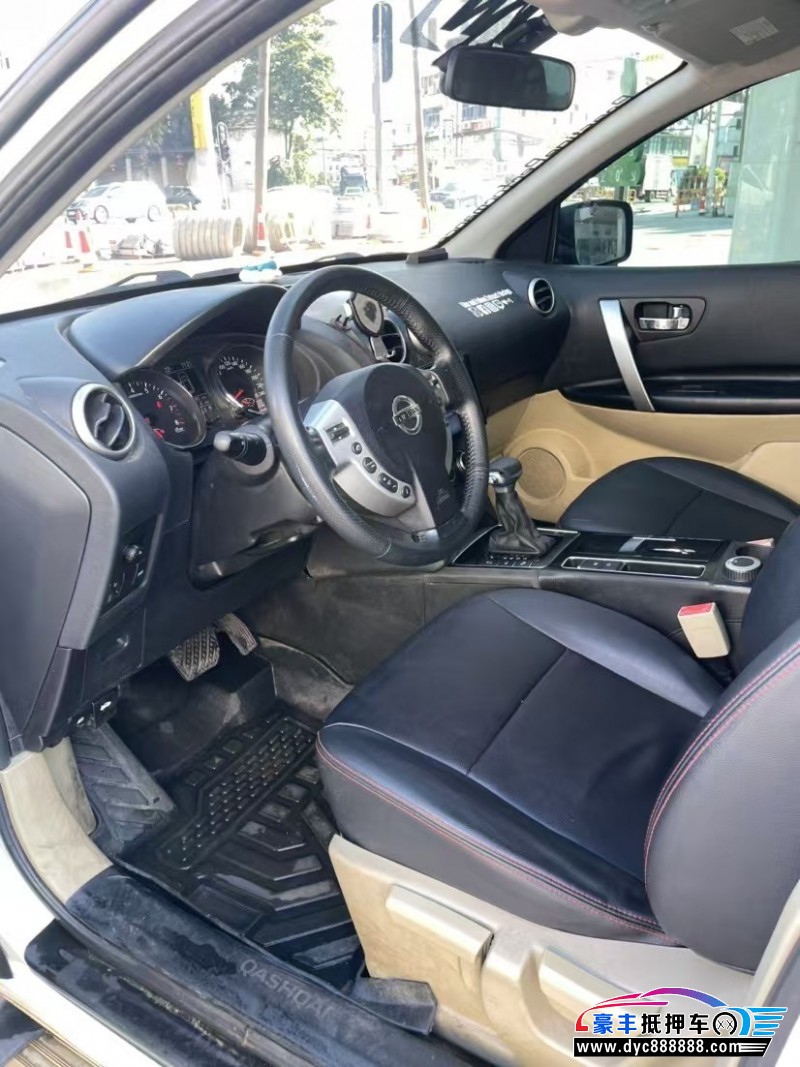 13年日产逍客轿车抵押车出售