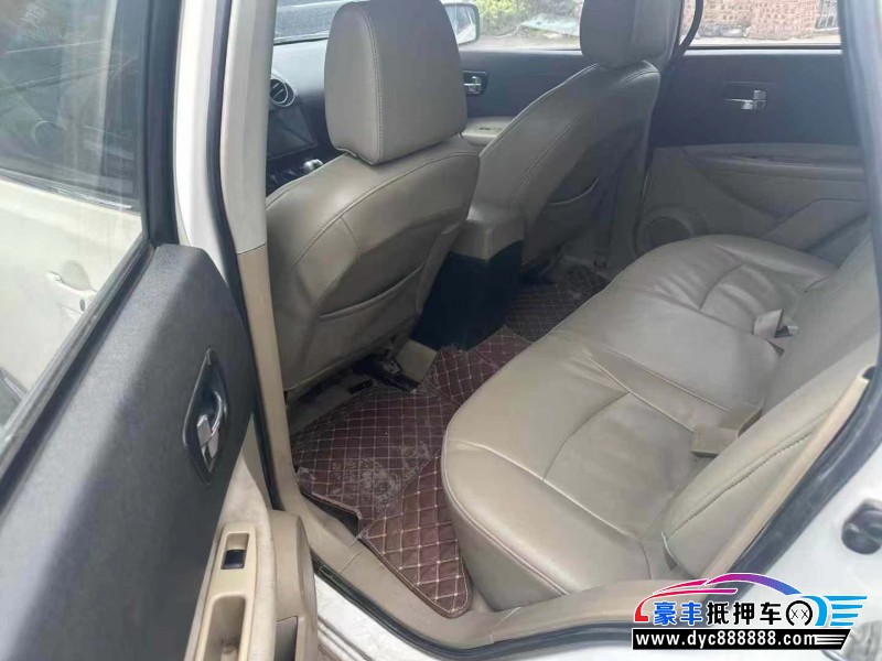 11年日产逍客轿车抵押车出售