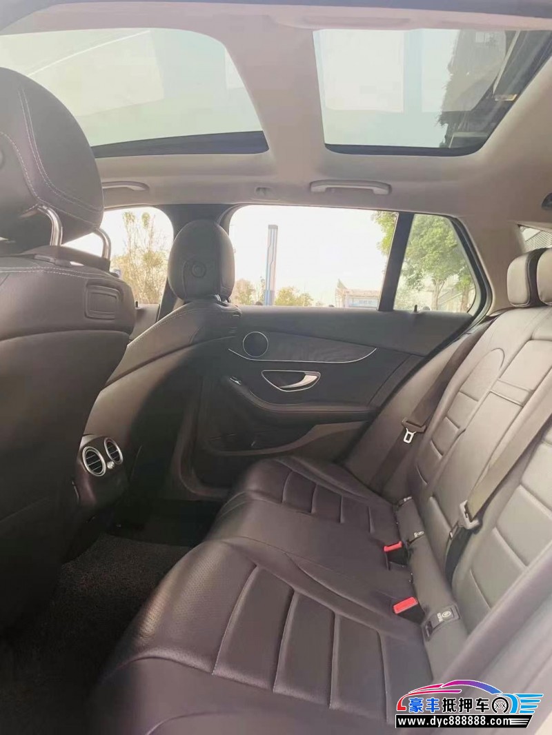 18年奔驰C轿车抵押车出售