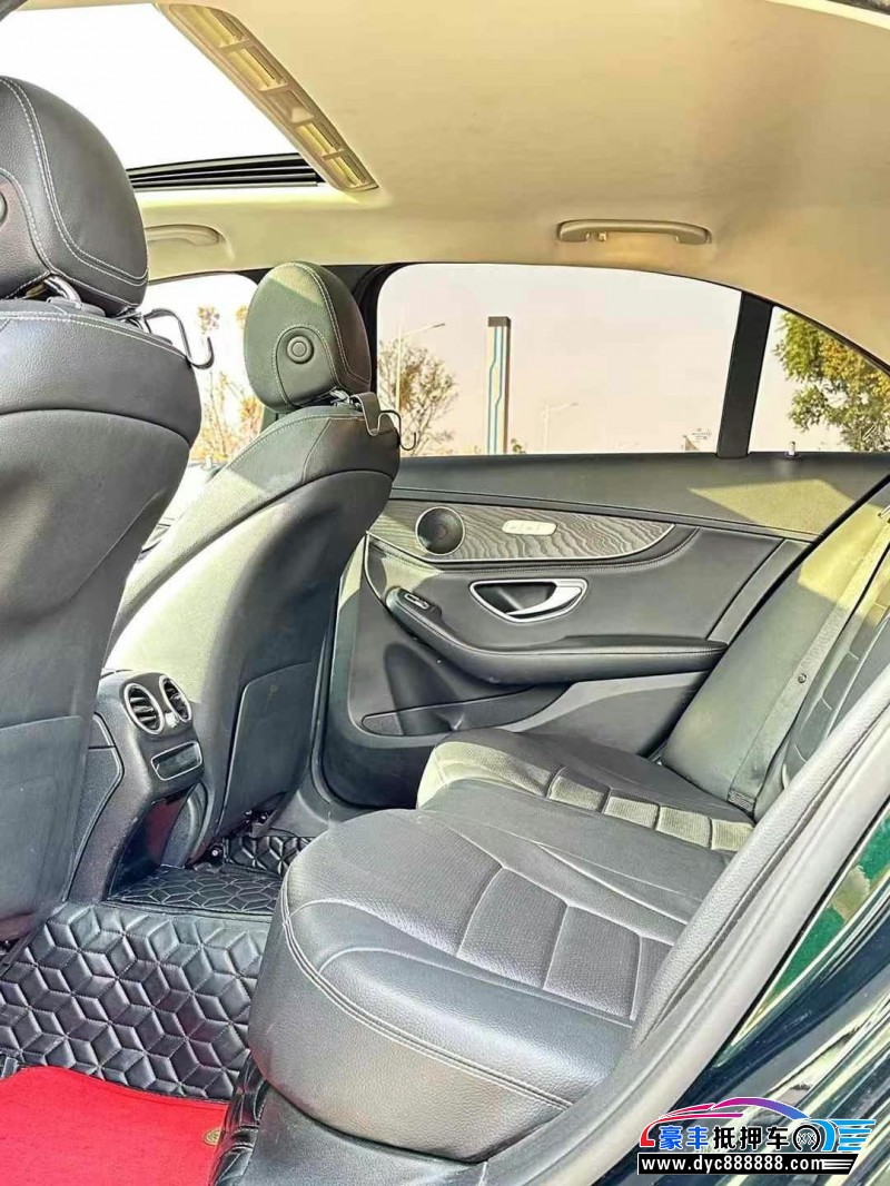 19年奔驰C轿车抵押车出售