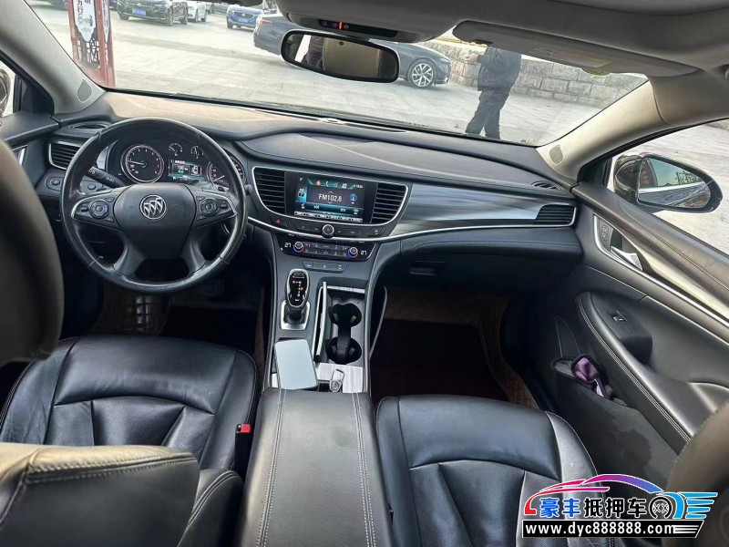 18年别克君越轿车抵押车出售