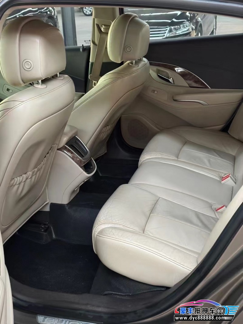 16年别克君越轿车抵押车出售