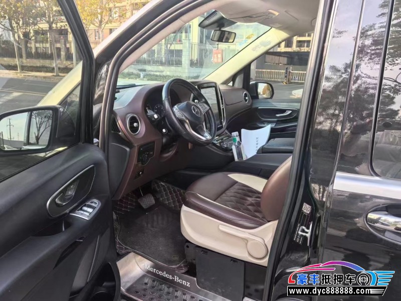 18年奔驰威霆轿车抵押车出售