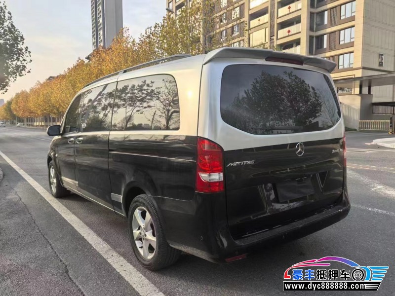 18年奔驰威霆轿车抵押车出售