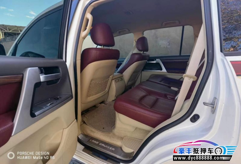 17年丰田兰德酷路泽（陆巡）轿车抵押车出售