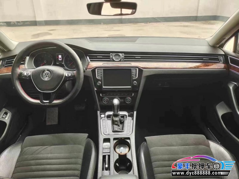 16年大众迈腾轿车抵押车出售