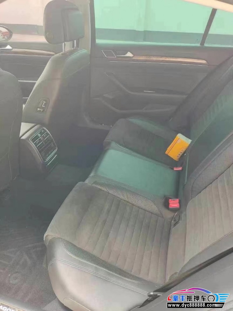 16年大众迈腾轿车抵押车出售