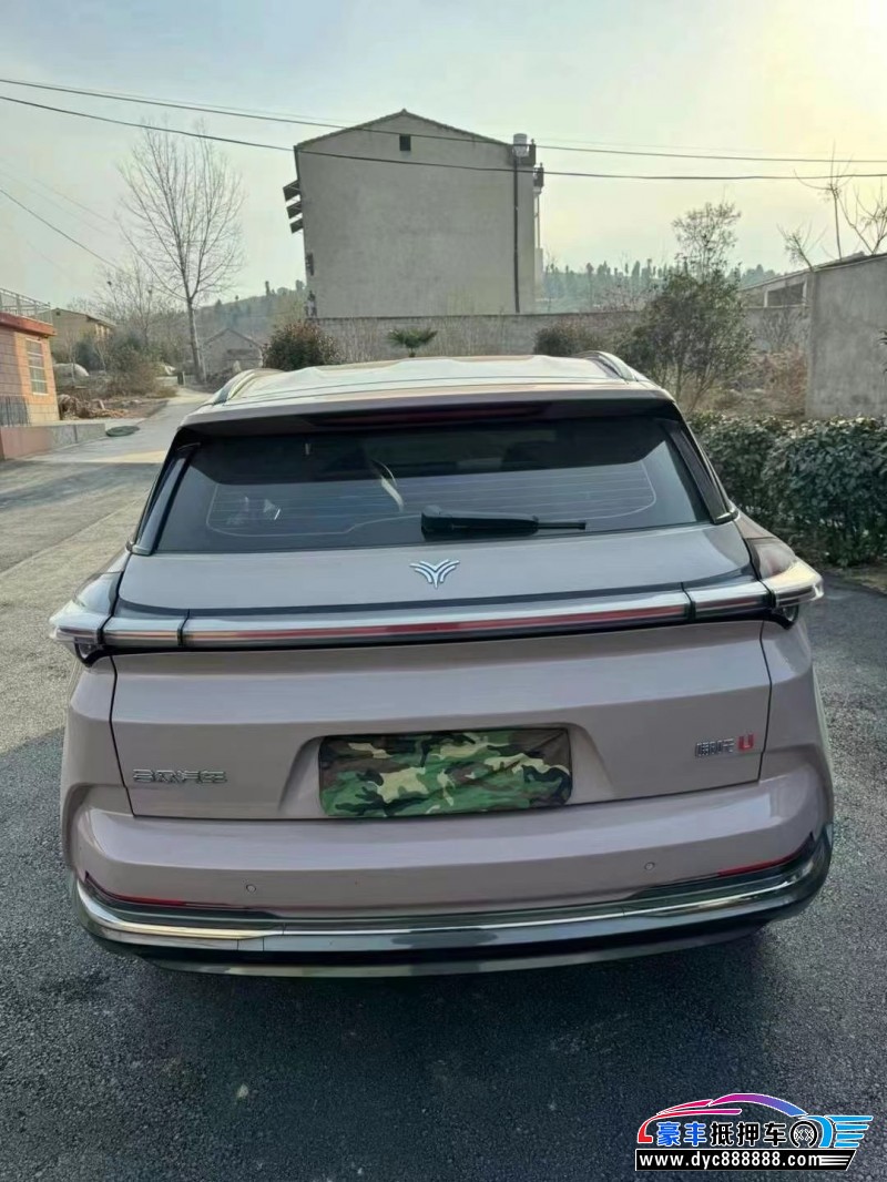 24年哪吒U轿车抵押车出售