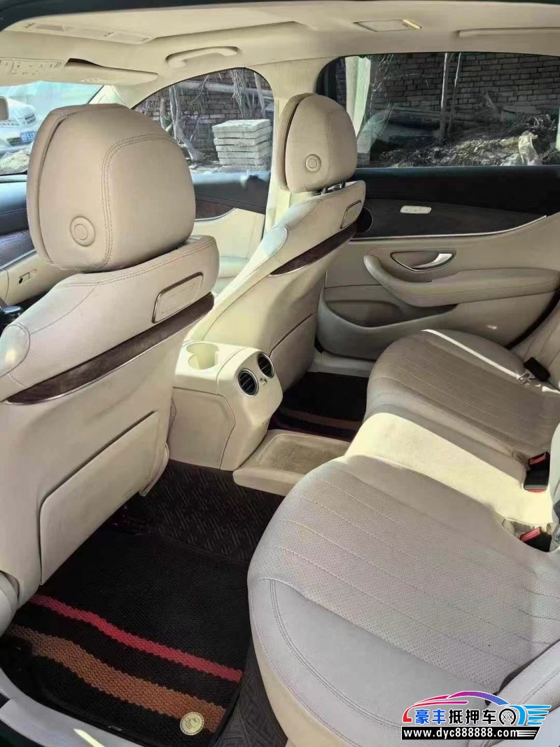 17年奔驰E轿车抵押车出售