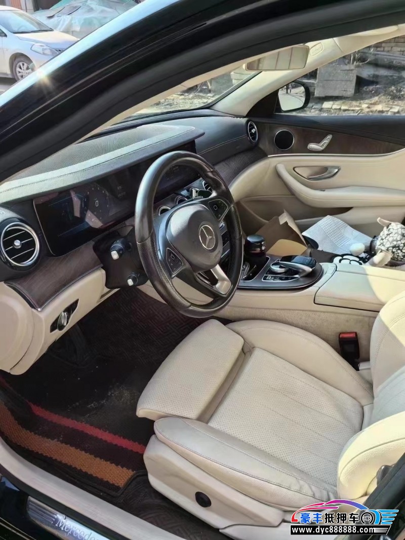 17年奔驰E轿车抵押车出售