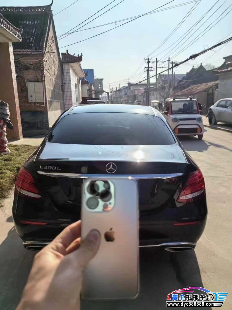 17年奔驰E轿车抵押车出售