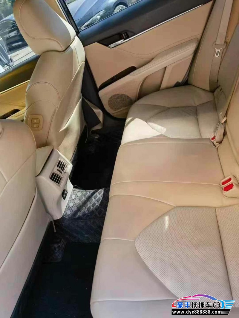 19年丰田凯美瑞轿车抵押车出售