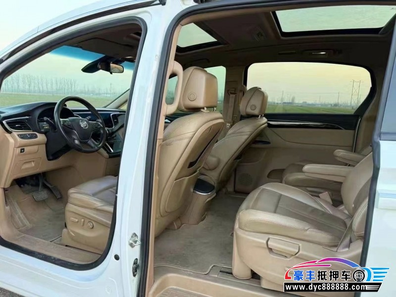 18年别克GL8轿车抵押车出售