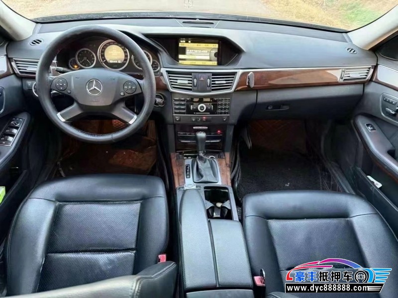 11年奔驰E轿车抵押车出售